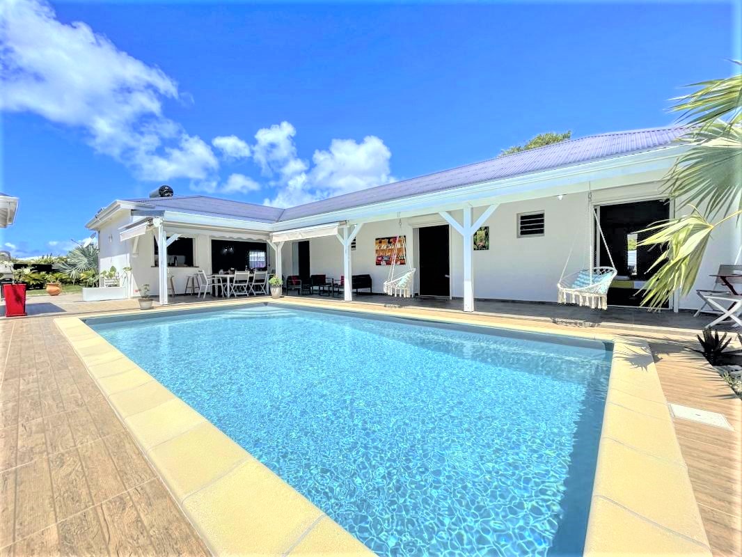 location villa Guadeloupe piscine saint François